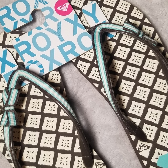 Roxy Blue & Brown Jeweled, Flip Flop Sandals💙💙 - Picture 2 of 6